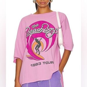 DAYDREAMER The Beach Boys 1983
Tour Oversized Tee in Lilac Bloom